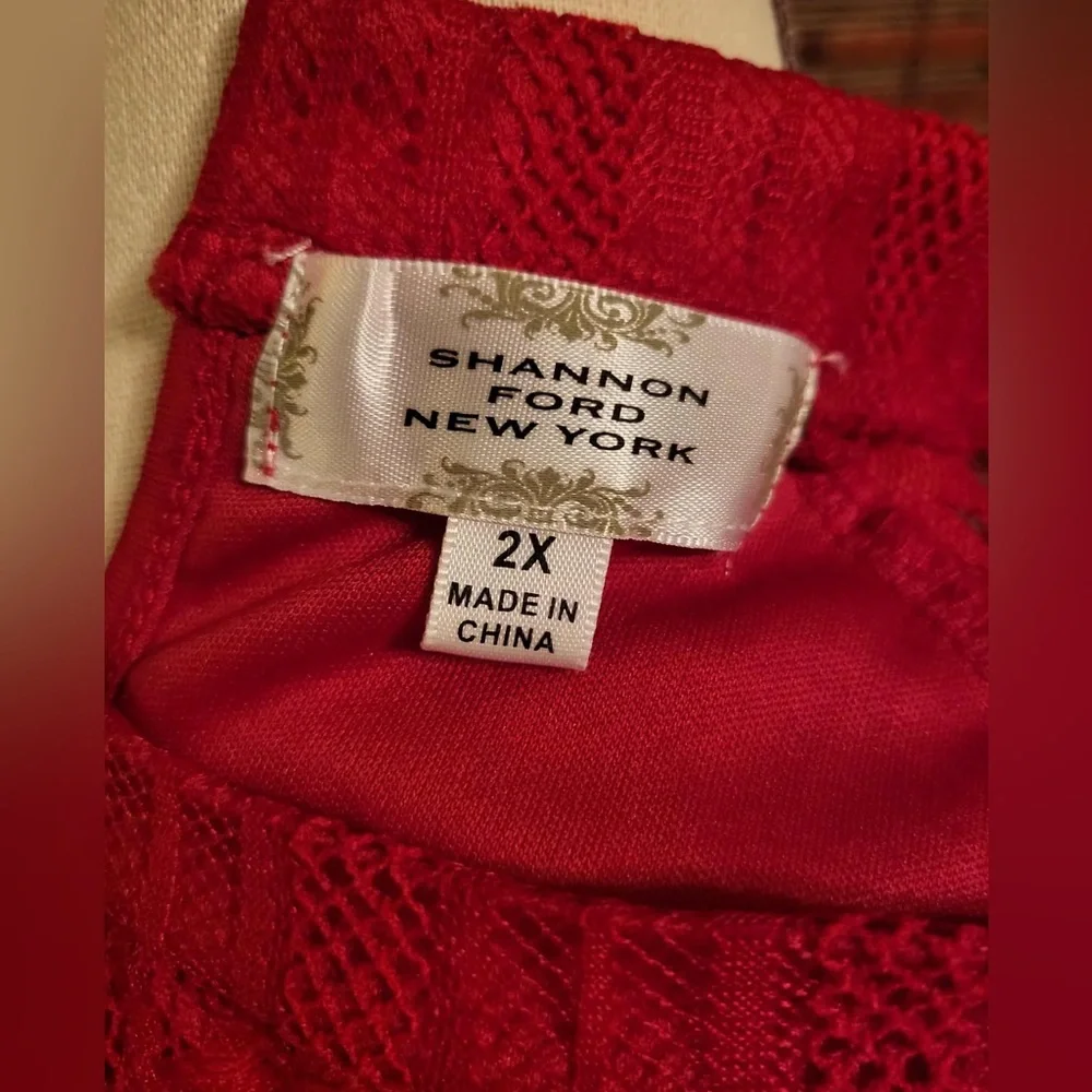 Elegant Red Lace Women's Top - Picture 2 of 5